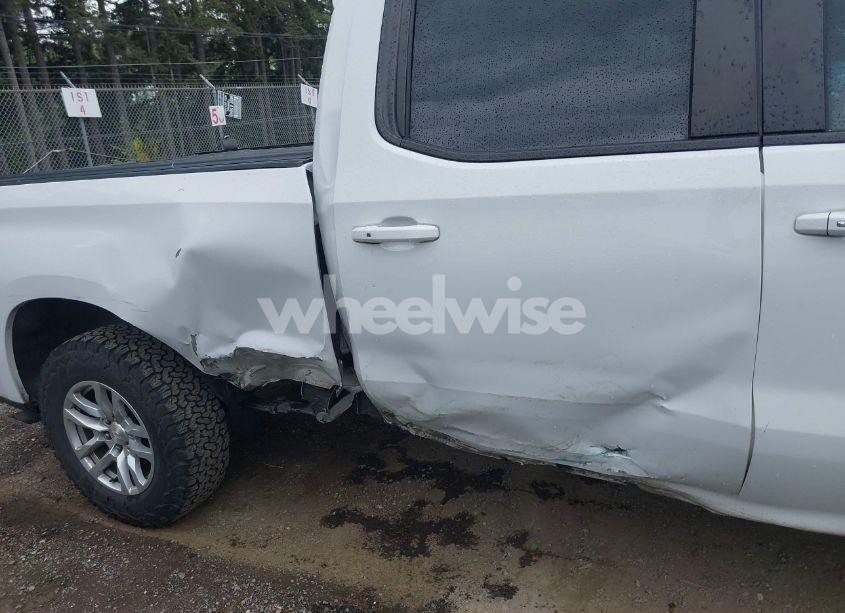 Photo 6 of 2019 Chevrolet Silverado 1500 LT (VIN 3GCUYDEDXKG191213)