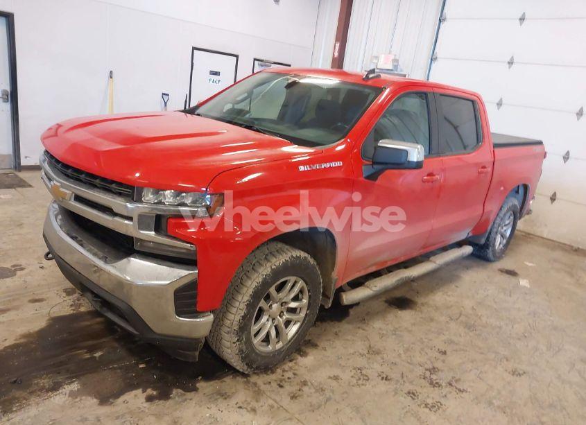 Photo 2 of 2020 Chevrolet Silverado 1500 4WD SHORT BED LT (VIN 3GCUYDEDXLG184375)