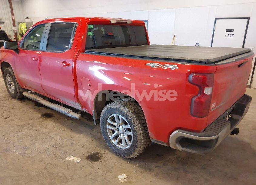 Photo 3 of 2020 Chevrolet Silverado 1500 4WD SHORT BED LT (VIN 3GCUYDEDXLG184375)