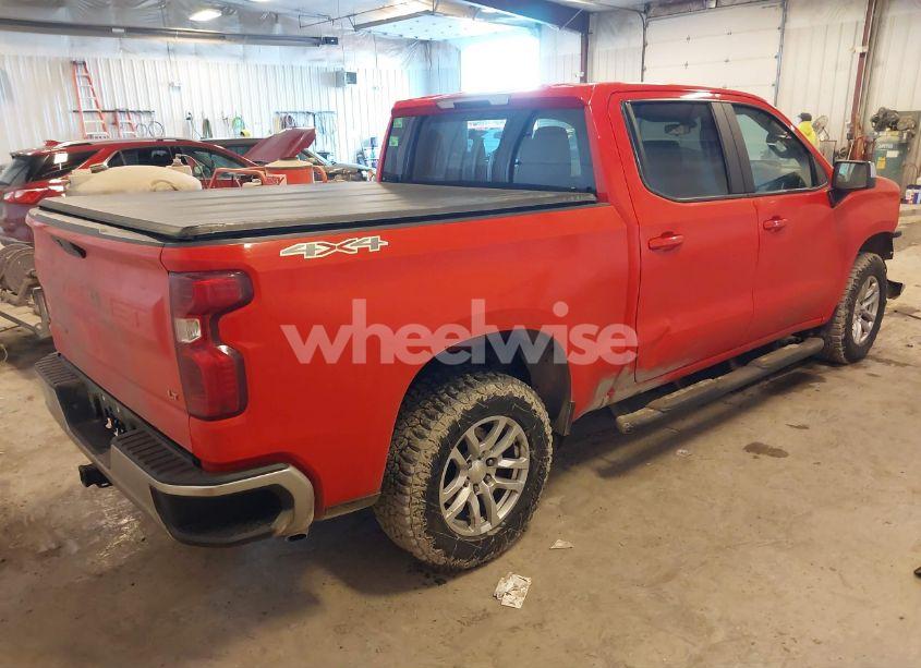 Photo 4 of 2020 Chevrolet Silverado 1500 4WD SHORT BED LT (VIN 3GCUYDEDXLG184375)