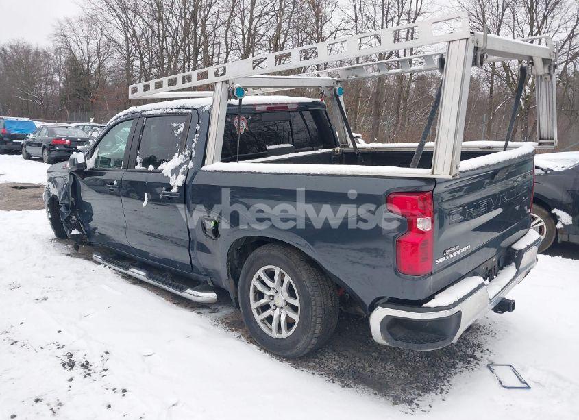 Photo 3 of 2020 Chevrolet Silverado 1500 4WD SHORT BED LT (VIN 3GCUYDEDXLG222025)