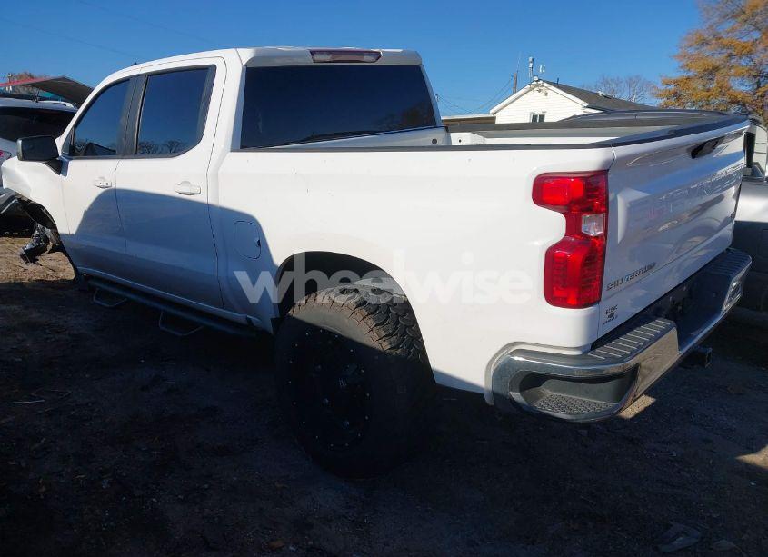 Photo 3 of 2020 Chevrolet Silverado 1500 4WD SHORT BED LT (VIN 3GCUYDEDXLG318883)