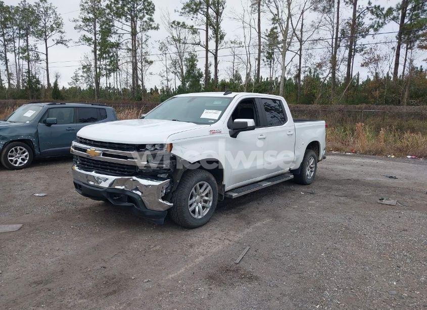 Photo 2 of 2020 Chevrolet Silverado 1500 4WD SHORT BED LT (VIN 3GCUYDEDXLG420894)