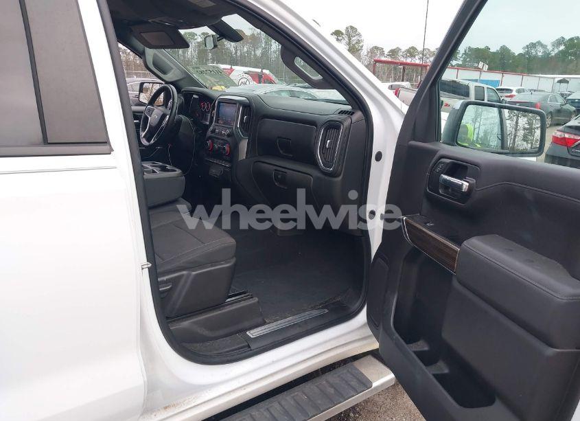 Photo 5 of 2020 Chevrolet Silverado 1500 4WD SHORT BED LT (VIN 3GCUYDEDXLG420894)