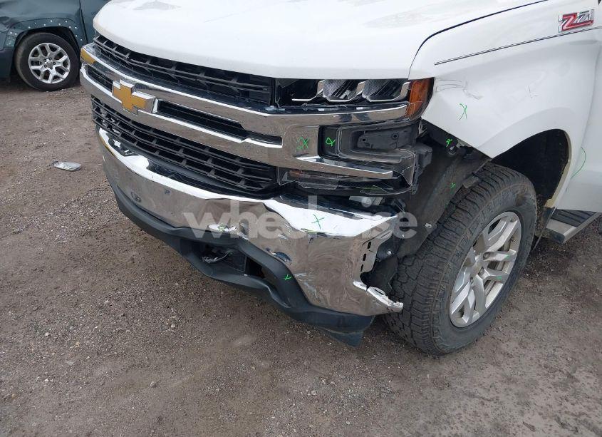 Photo 6 of 2020 Chevrolet Silverado 1500 4WD SHORT BED LT (VIN 3GCUYDEDXLG420894)