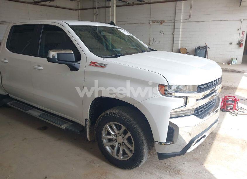 2021 Chevrolet Silverado 1500 4WD SHORT BED LT (VIN 3GCUYDEDXMG439687) main photo