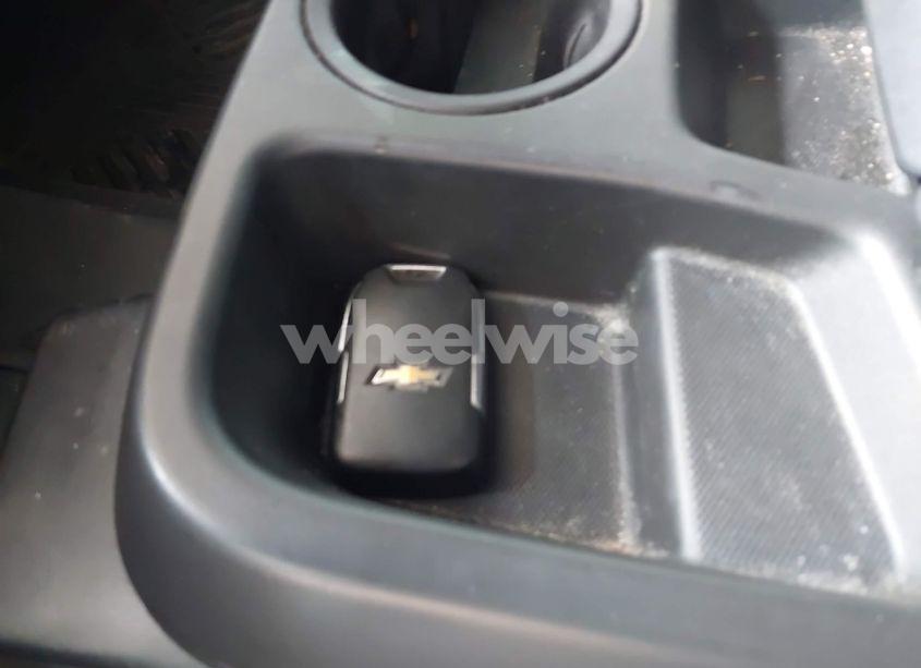 Photo 11 of 2021 Chevrolet Silverado 1500 4WD SHORT BED LT (VIN 3GCUYDEDXMG439687)