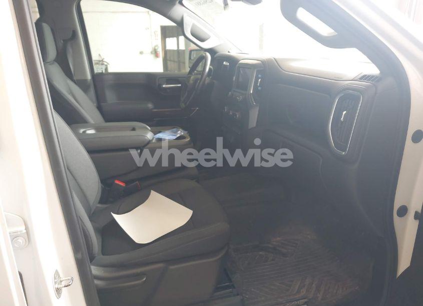 Photo 5 of 2021 Chevrolet Silverado 1500 4WD SHORT BED LT (VIN 3GCUYDEDXMG439687)