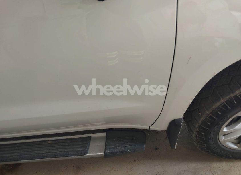 Photo 6 of 2021 Chevrolet Silverado 1500 4WD SHORT BED LT (VIN 3GCUYDEDXMG439687)