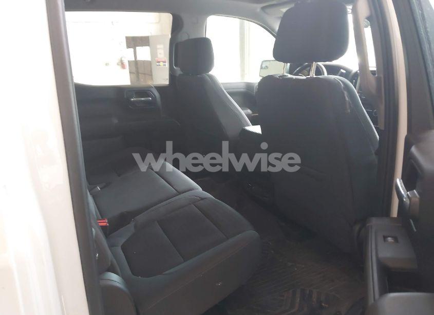 Photo 8 of 2021 Chevrolet Silverado 1500 4WD SHORT BED LT (VIN 3GCUYDEDXMG439687)