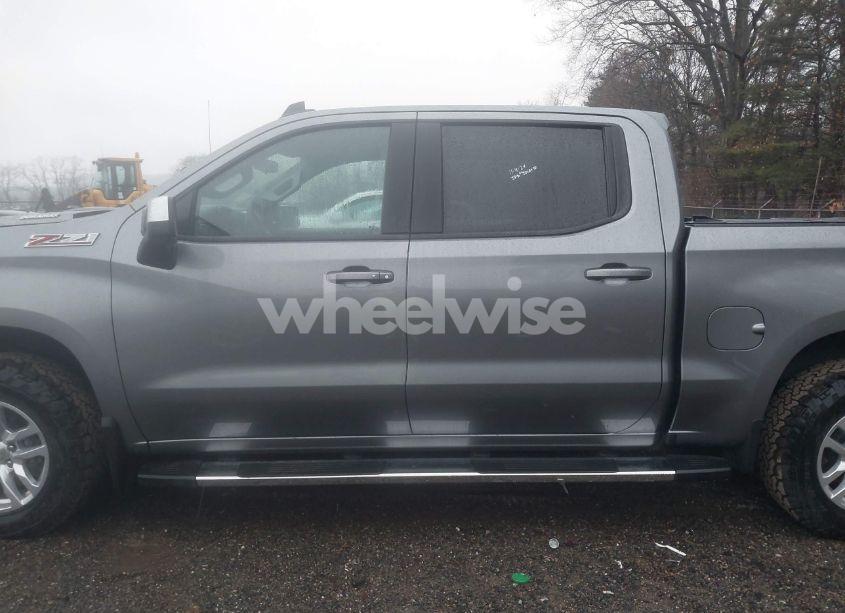 Photo 15 of 2020 Chevrolet Silverado 1500 4WD SHORT BED LT (VIN 3GCUYDET1LG322425)