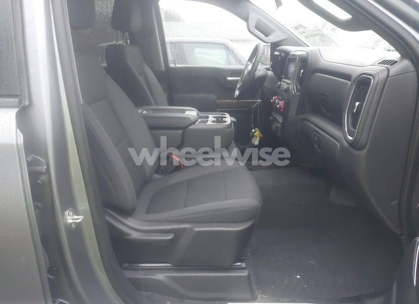 Photo 5 of 2020 Chevrolet Silverado 1500 4WD SHORT BED LT (VIN 3GCUYDET1LG322425)