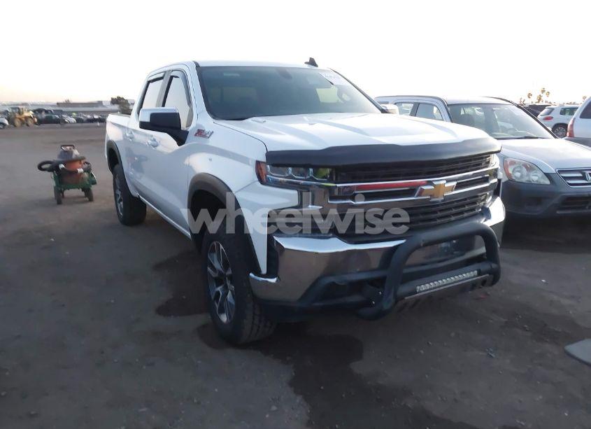 2020 Chevrolet Silverado 1500 4WD SHORT BED LT (VIN 3GCUYDET2LG265068) main photo