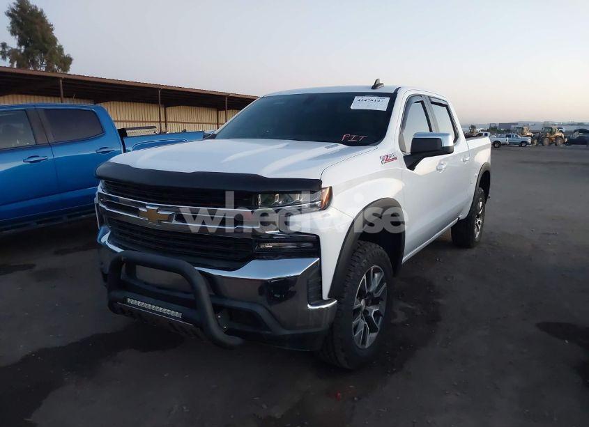 Photo 2 of 2020 Chevrolet Silverado 1500 4WD SHORT BED LT (VIN 3GCUYDET2LG265068)