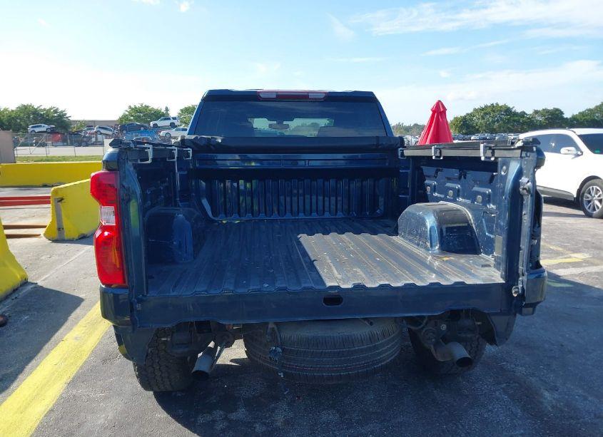 Photo 6 of 2021 Chevrolet Silverado 1500 4WD STANDARD BED LT (VIN 3GCUYDET2MG286536)