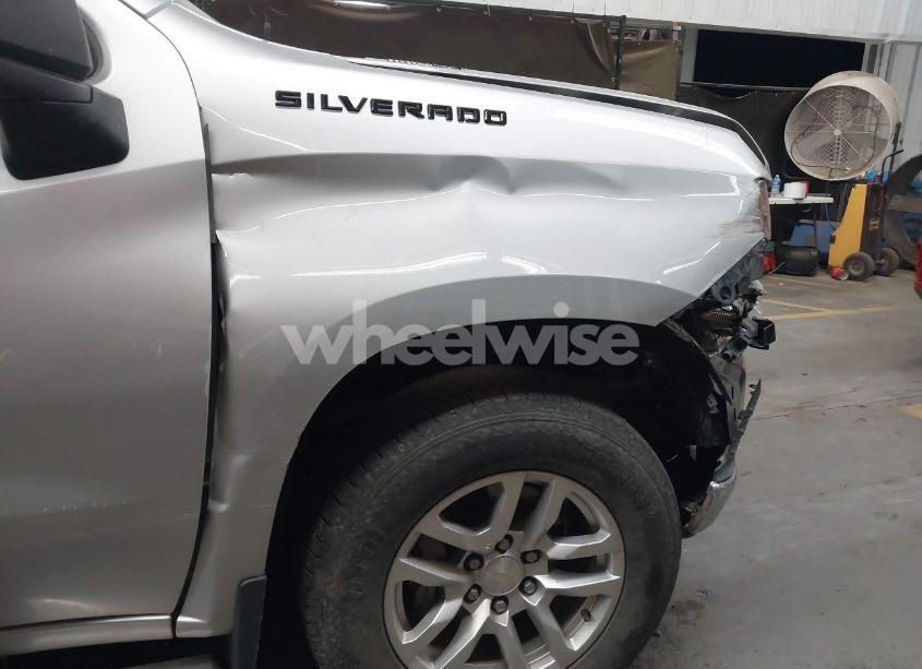 Photo 6 of 2021 Chevrolet Silverado 1500 4WD SHORT BED LT (VIN 3GCUYDET3MG288294)