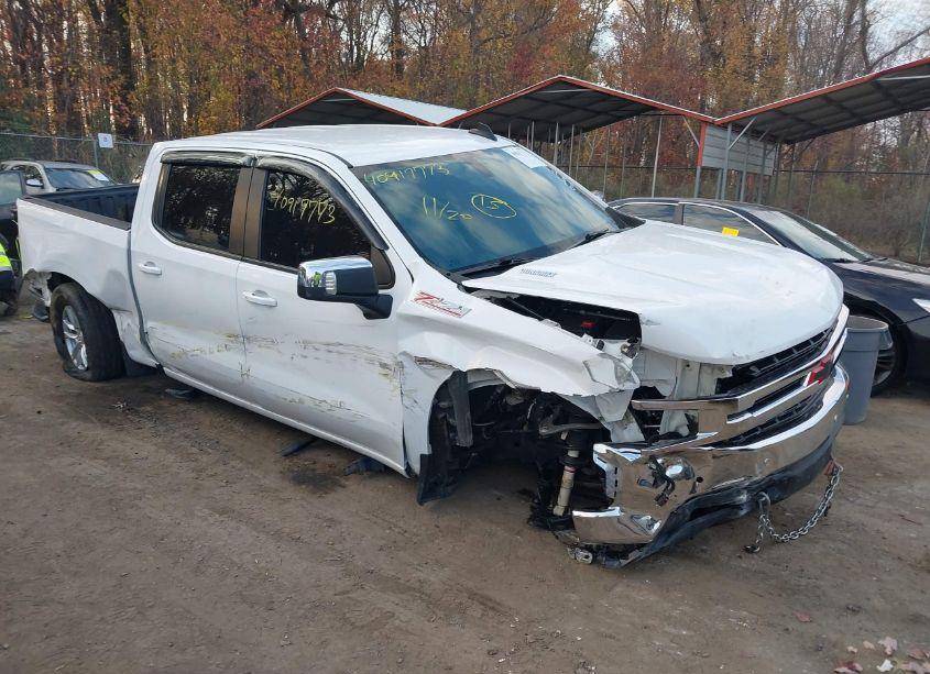 2020 Chevrolet Silverado 1500 4WD SHORT BED LT (VIN 3GCUYDET8LG246198) main photo