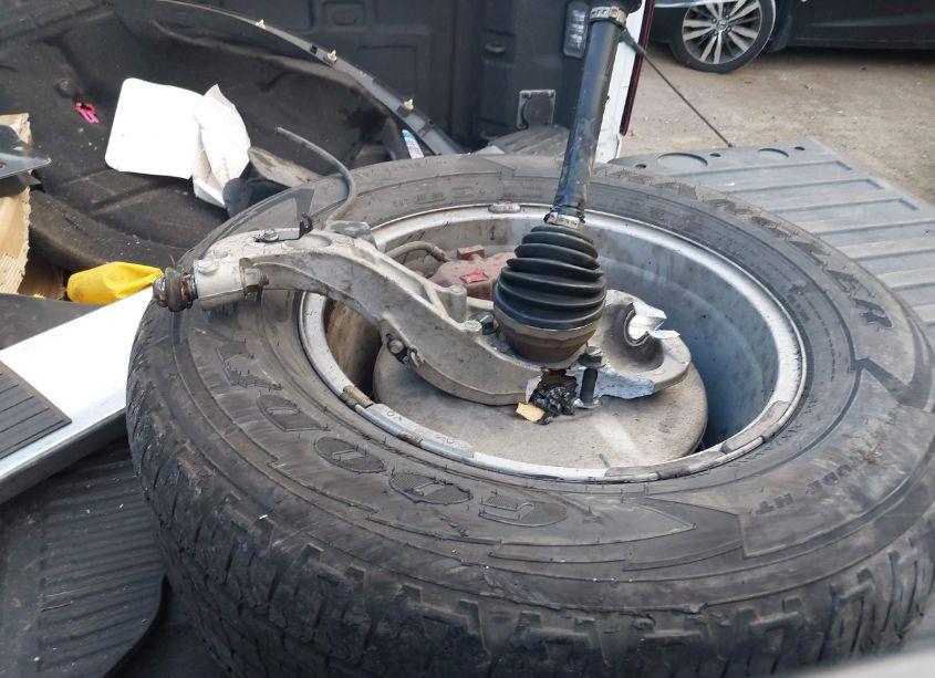 Photo 12 of 2020 Chevrolet Silverado 1500 4WD SHORT BED LT (VIN 3GCUYDET8LG246198)