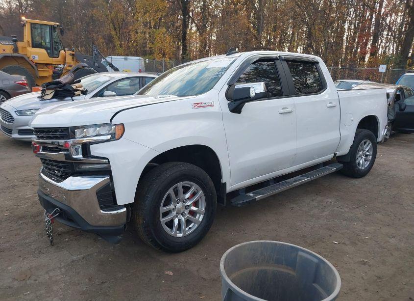 Photo 2 of 2020 Chevrolet Silverado 1500 4WD SHORT BED LT (VIN 3GCUYDET8LG246198)