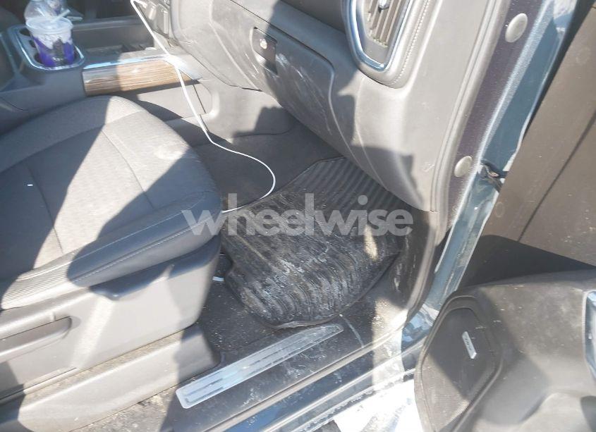 Photo 5 of 2019 Chevrolet Silverado 1500 RST (VIN 3GCUYEED0KG273408)