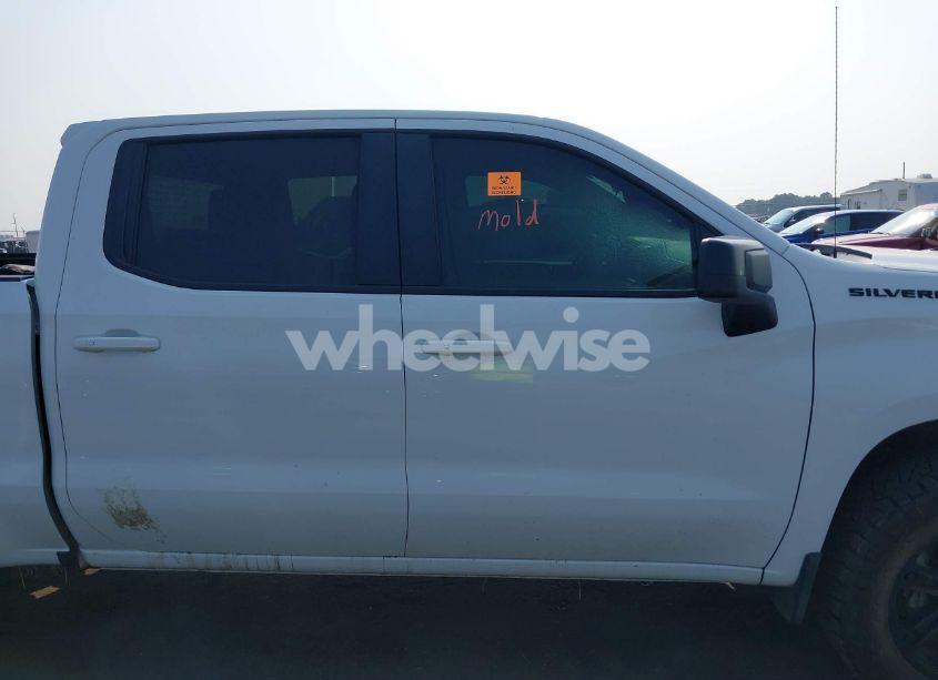 Photo 13 of 2019 Chevrolet Silverado 1500 RST (VIN 3GCUYEED1KG131763)