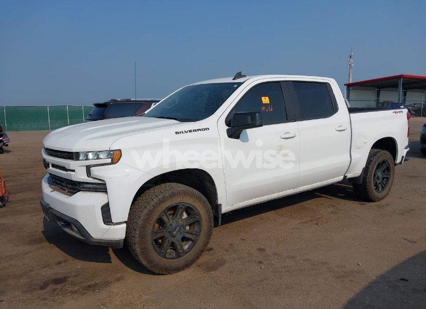 Photo 2 of 2019 Chevrolet Silverado 1500 RST (VIN 3GCUYEED1KG131763)