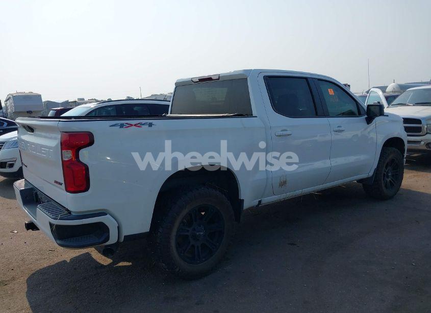 Photo 4 of 2019 Chevrolet Silverado 1500 RST (VIN 3GCUYEED1KG131763)