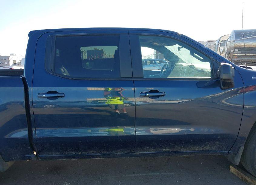 Photo 13 of 2019 Chevrolet Silverado 1500 RST (VIN 3GCUYEED1KG219132)