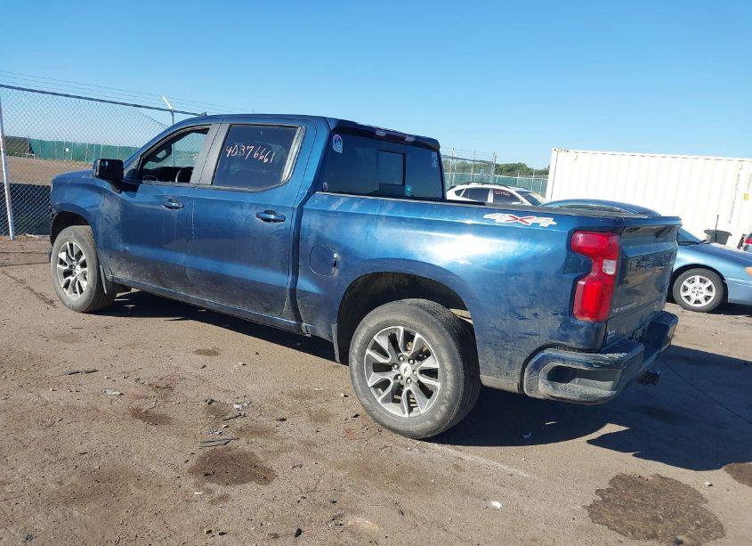 Photo 3 of 2019 Chevrolet Silverado 1500 RST (VIN 3GCUYEED1KG219132)