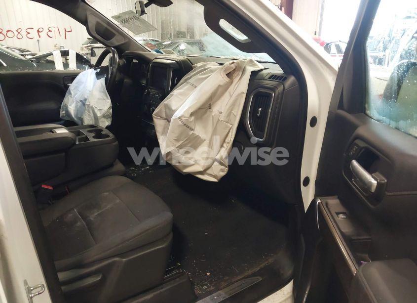 Photo 5 of 2021 Chevrolet Silverado 1500 4WD SHORT BED RST/4WD STANDARD BED RST (VIN 3GCUYEED3MG245458)