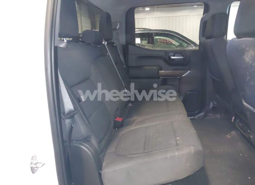 Photo 8 of 2021 Chevrolet Silverado 1500 4WD SHORT BED RST/4WD STANDARD BED RST (VIN 3GCUYEED3MG245458)