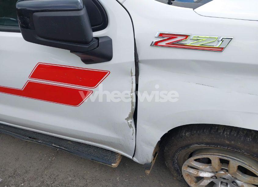 Photo 18 of 2019 Chevrolet Silverado 1500 RST (VIN 3GCUYEED5KG204438)