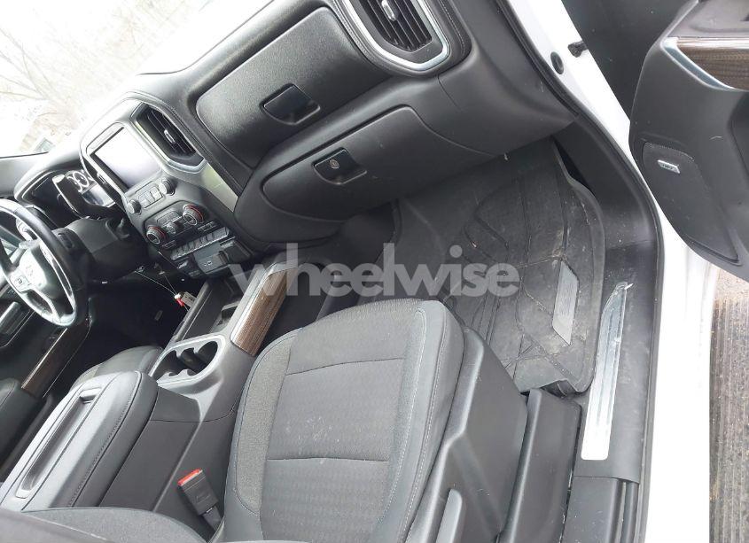 Photo 5 of 2019 Chevrolet Silverado 1500 RST (VIN 3GCUYEED5KG204438)