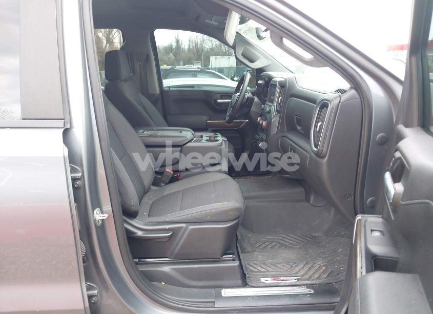 Photo 5 of 2021 Chevrolet Silverado 1500 4WD SHORT BED RST (VIN 3GCUYEED5MG187904)