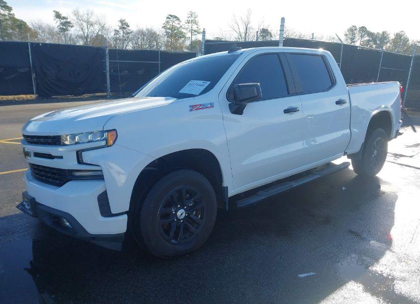 Photo 2 of 2019 Chevrolet Silverado 1500 RST (VIN 3GCUYEED6KG131760)