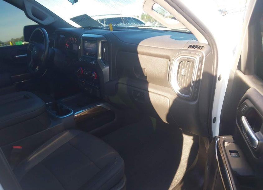 Photo 5 of 2019 Chevrolet Silverado 1500 RST (VIN 3GCUYEED6KG131760)