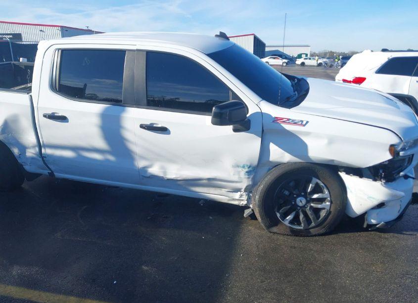 Photo 6 of 2019 Chevrolet Silverado 1500 RST (VIN 3GCUYEED6KG131760)