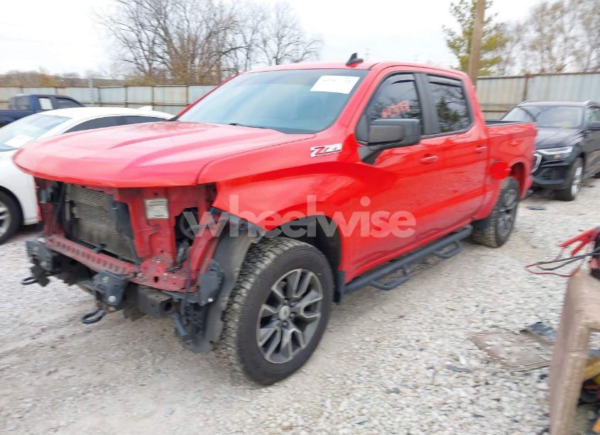 Photo 2 of 2019 Chevrolet Silverado 1500 RST (VIN 3GCUYEED6KG258718)