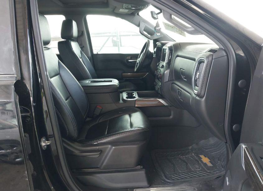 Photo 5 of 2020 Chevrolet Silverado 1500 4WD SHORT BED RST (VIN 3GCUYEED7LG237524)