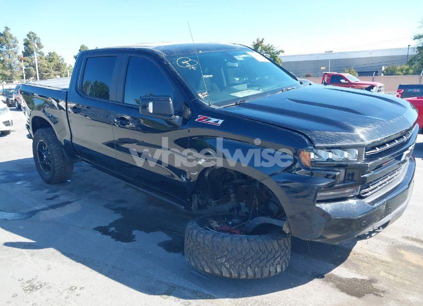 2020 Chevrolet Silverado 1500 4WD SHORT BED RST (VIN 3GCUYEED8LG118767) main photo