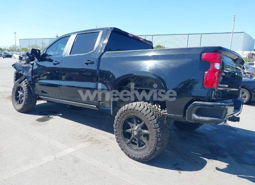 Photo 3 of 2020 Chevrolet Silverado 1500 4WD SHORT BED RST (VIN 3GCUYEED8LG118767)