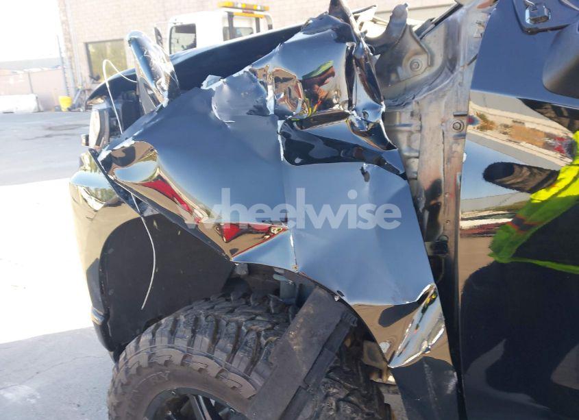 Photo 6 of 2020 Chevrolet Silverado 1500 4WD SHORT BED RST (VIN 3GCUYEED8LG118767)