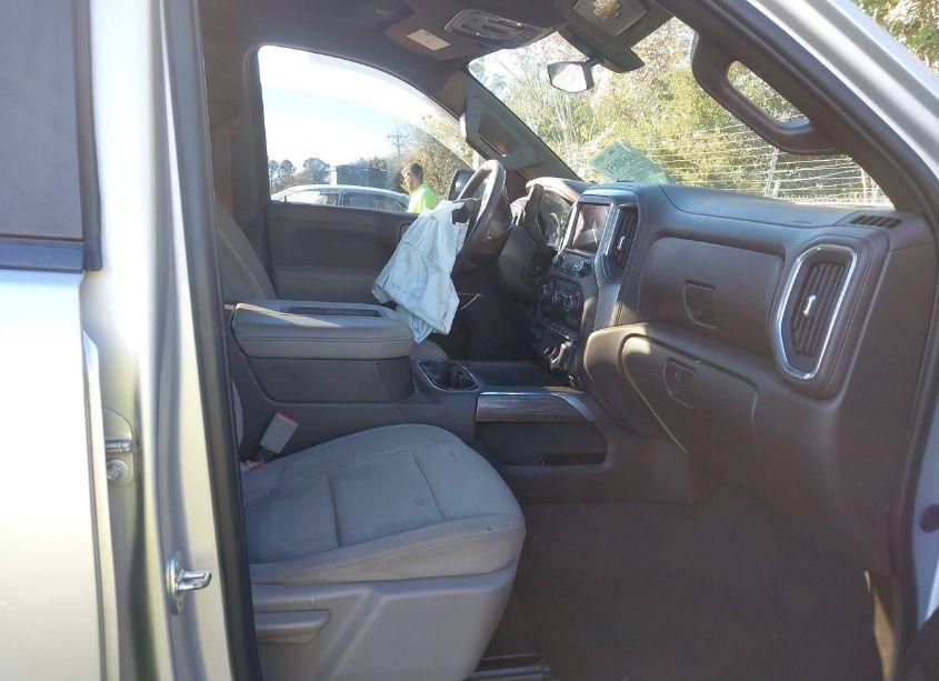 Photo 5 of 2020 Chevrolet Silverado 1500 4WD SHORT BED RST (VIN 3GCUYEED9LG425641)