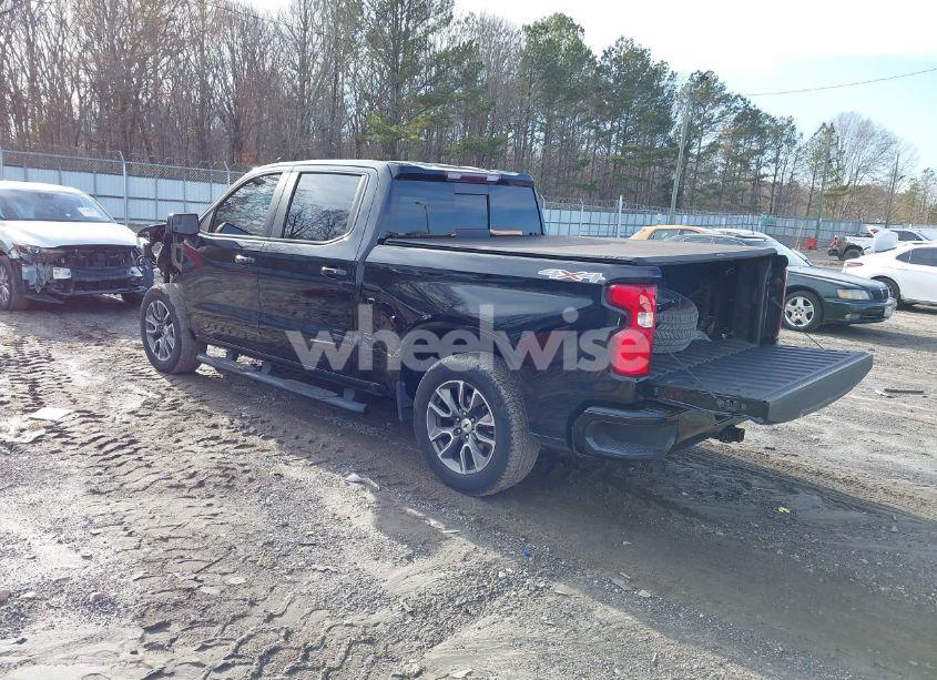 Photo 3 of 2019 Chevrolet Silverado 1500 RST (VIN 3GCUYEEDXKG179469)
