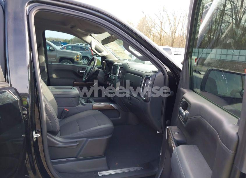 Photo 5 of 2019 Chevrolet Silverado 1500 RST (VIN 3GCUYEEDXKG179469)