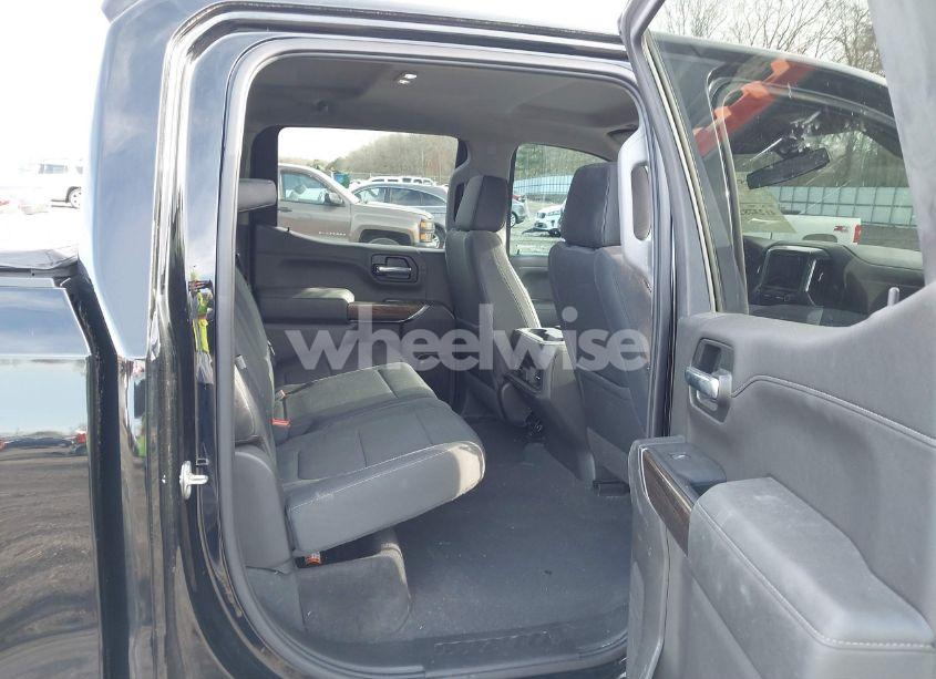 Photo 8 of 2019 Chevrolet Silverado 1500 RST (VIN 3GCUYEEDXKG179469)