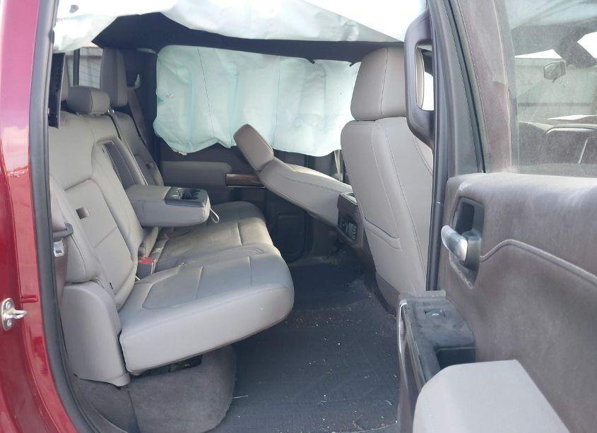 Photo 8 of 2019 Chevrolet Silverado 1500 RST (VIN 3GCUYEEDXKG247673)