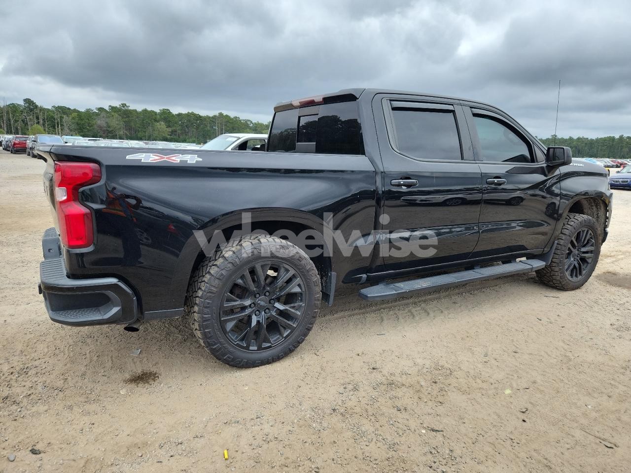 Photo 3 of 2019 CHEVROLET SILVERADO K1500 RST (VIN 3GCUYEEDXKG308908)