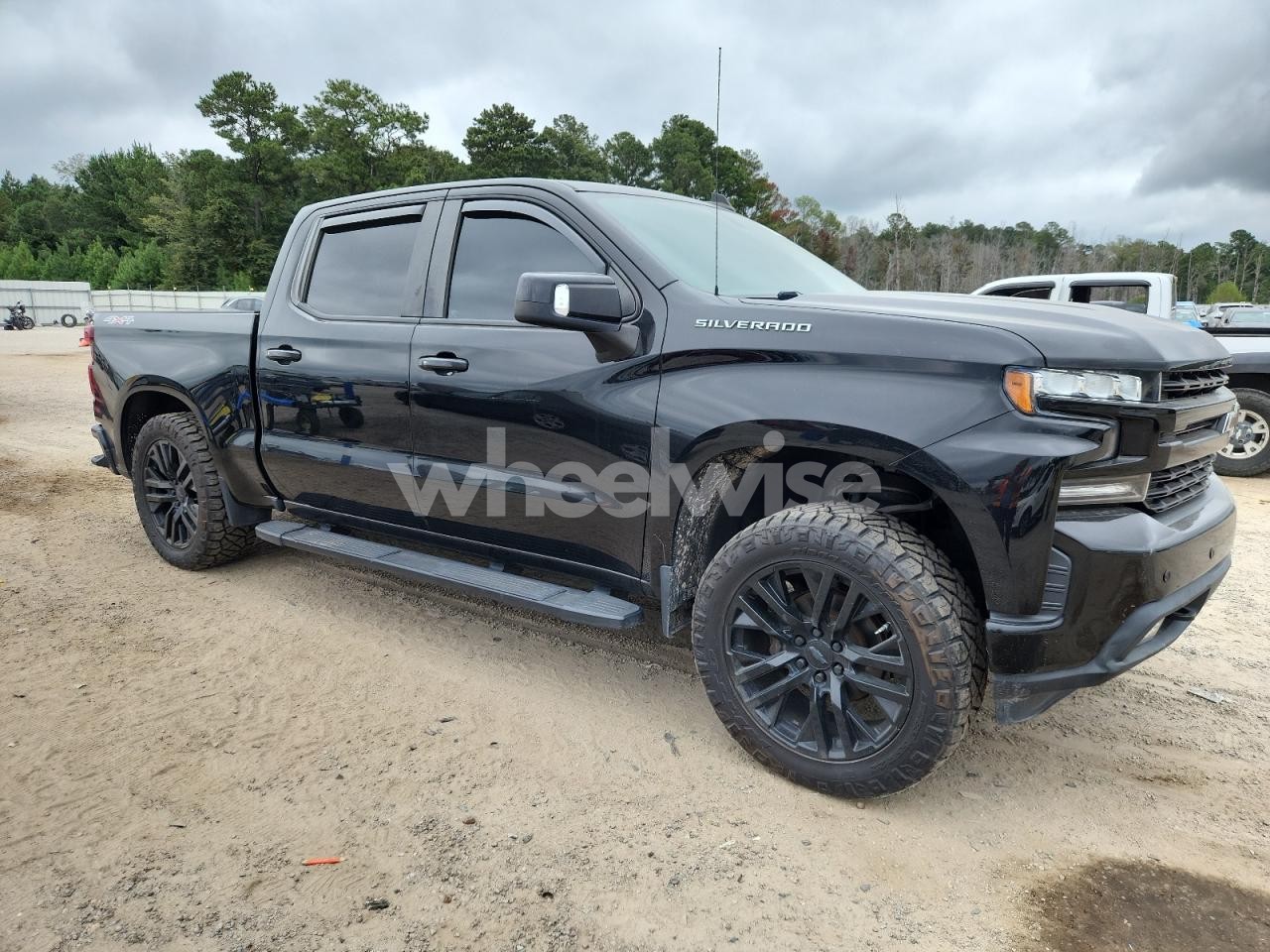 Photo 4 of 2019 CHEVROLET SILVERADO K1500 RST (VIN 3GCUYEEDXKG308908)