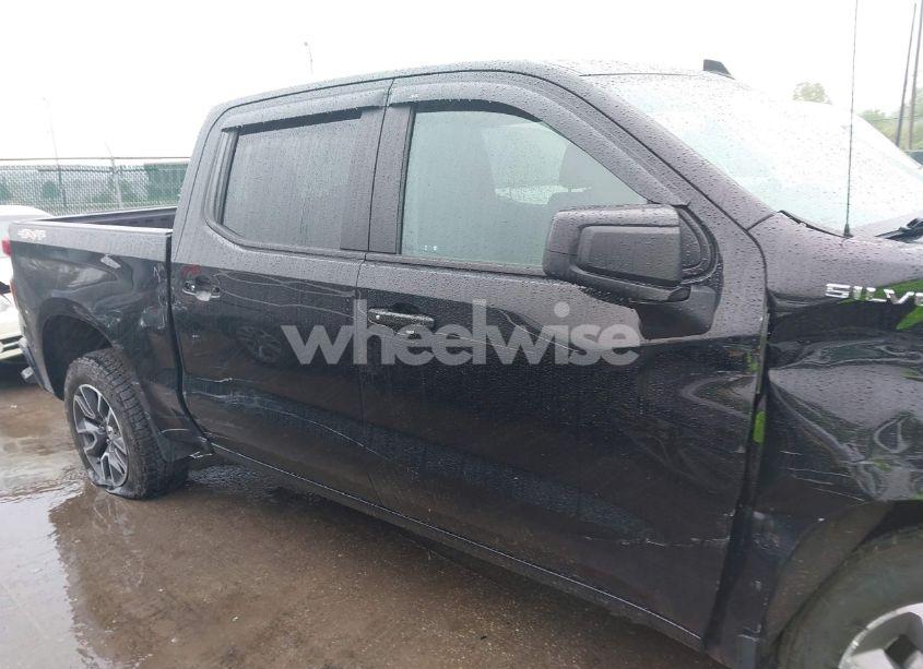 Photo 13 of 2021 Chevrolet Silverado 1500 (VIN 3GCUYEEL0MG480732)